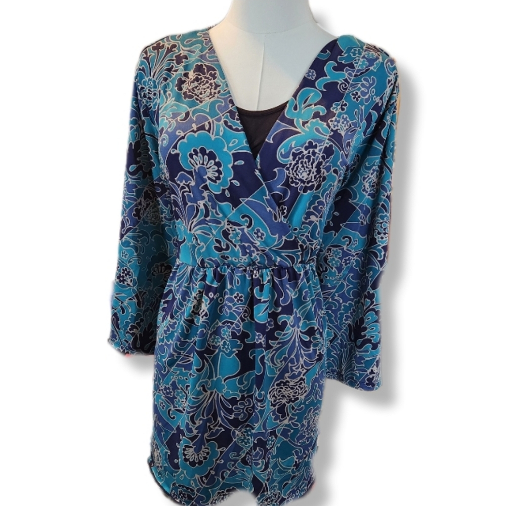 Como Woman Faux Wrap Floral Blue and Teal Top 2X